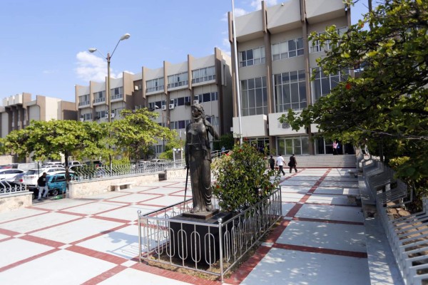 Empleados de Salud piden a la Corte presentación voluntaria