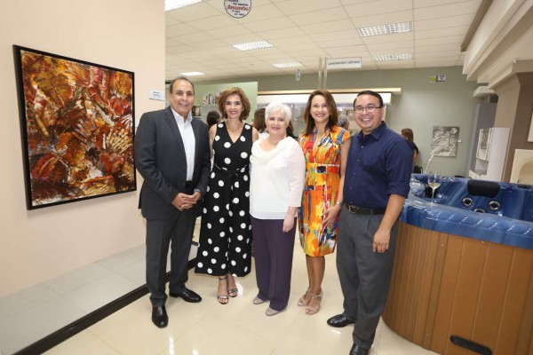 Exposición de pinturas en Ferretería Monterroso
