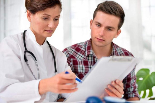 Vasectomía sin bisturí, una técnica en aumento que reta prejuicios en México