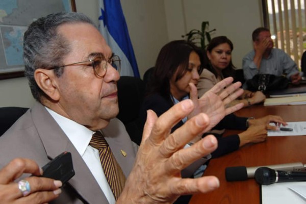 Asume embajador de Honduras en la ONU desmintiendo acusaciones