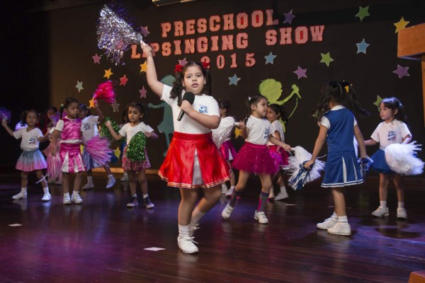 Música, baile y talento en el show de fonomímica del CCS