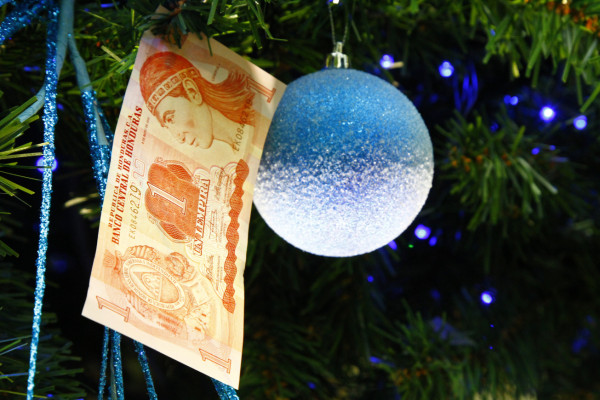 Invierta su aguinaldo en deudas, compras inteligentes y ahorro