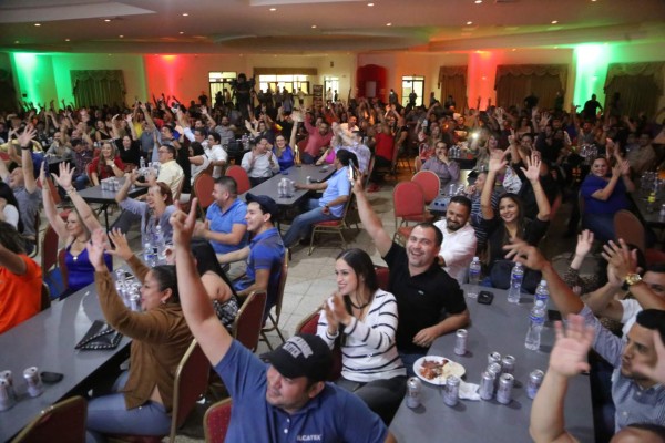 Mil sampedranos le dicen sí a Paco Show