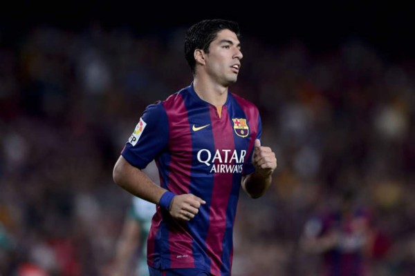 Video: Luis Suárez da la primera mordida con el Barcelona