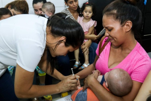 Renuencia a vacunarse preocupa a las autoridades de Salud