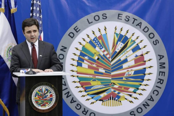 Enviado de EEUU concluye visita a El Salvador sin reunión con Bukele