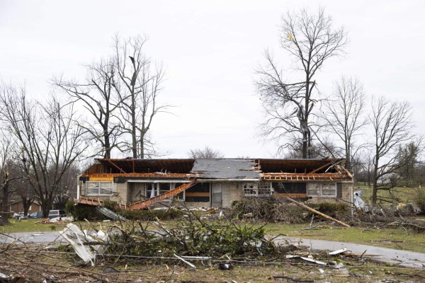 Tornados causan al menos 25 muertos en el estado de Tennessee