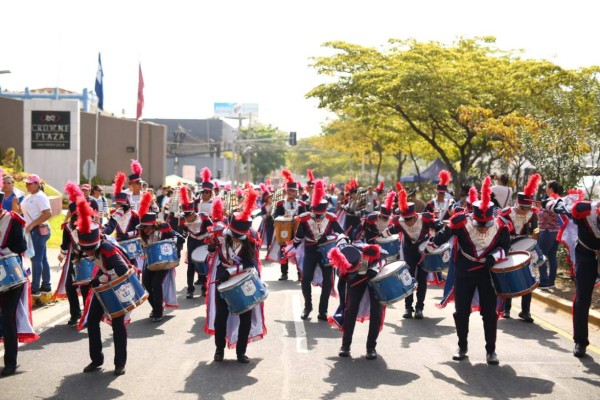 Honduras festeja su 198 Aniversario de Independencia con espectaculares desfiles