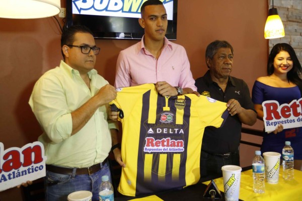 El Real España presentó a Devron García