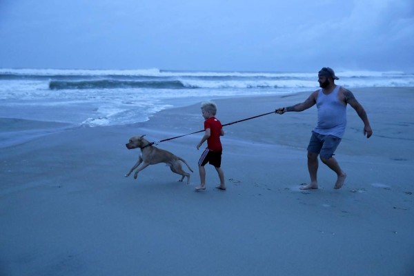Huracán Florence: Bandas de lluvia llegan a la costa de Carolina del Norte