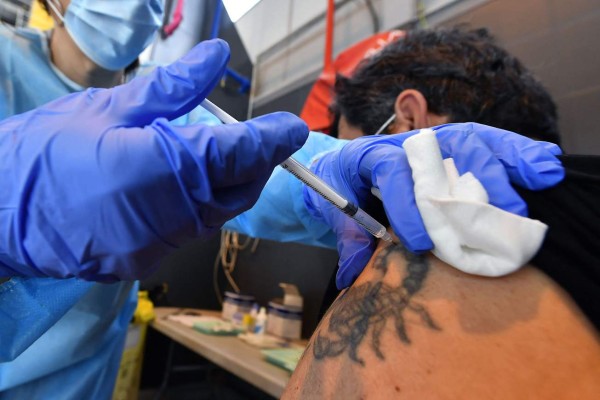 Breton: La UE pedirá 'pasaporte sanitario' desde junio