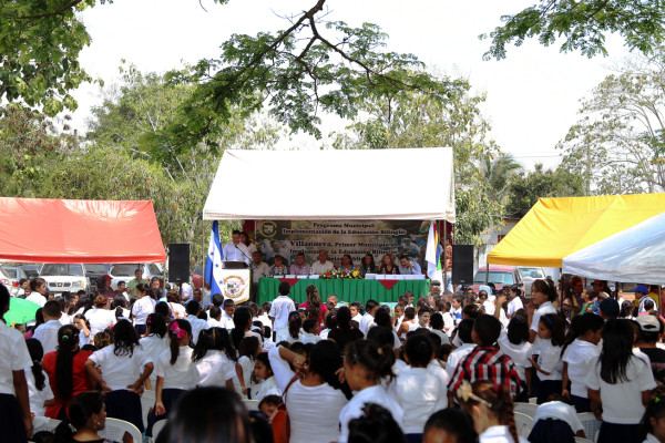 Más escuelas públicas de Villanueva se suman al sistema bilingüe