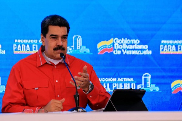 Maduro advierte a venezolanos que tendrán que pagar la gasolina
