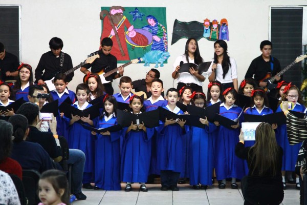 Al unísono promueven la bondad en Navidad