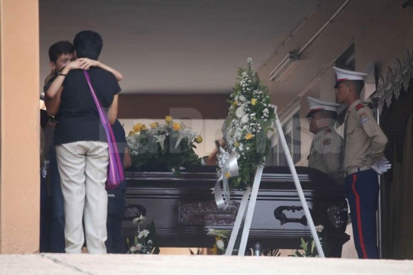 Honduras: Entierran en su pueblo natal a uno de los bomberos muertos