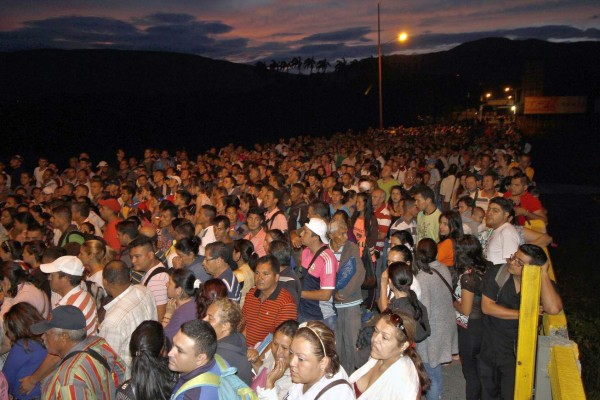127,000 venezolanos van a Colombia en tres días