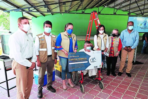 Gobierno impulsa plan para apoyar a migrantes hondureños retornados