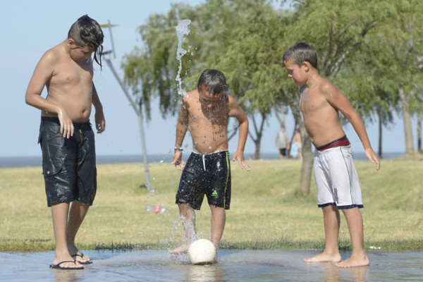 La histórica ola de calor se prolonga en Argentina y deja seis muertos