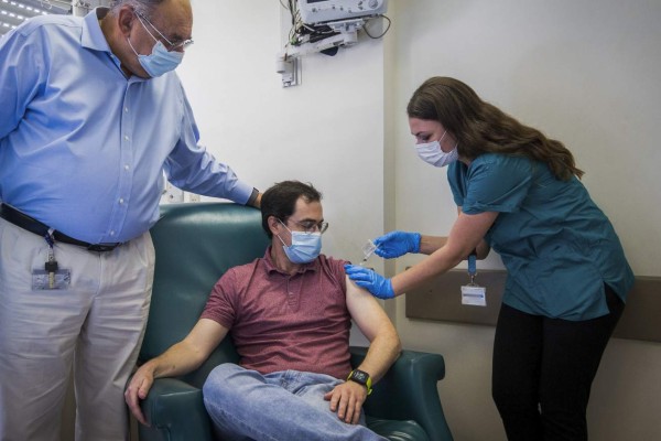 AstraZeneca distribuirá su vacuna contra el covid-19 a finales de marzo