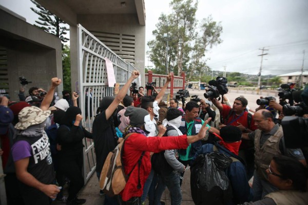 A clases hoy en la Unah tras desalojo pacífico