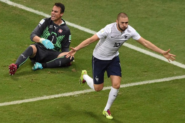 Francia golea a Suiza y queda a un paso de los octavos del Mundial
