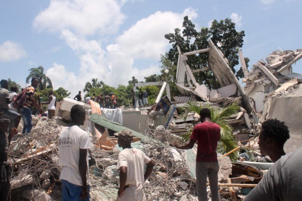 Muertes por terremoto en Haití ascienden a 724