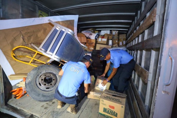 Recuperan millonaria mercadería robada en Villanueva