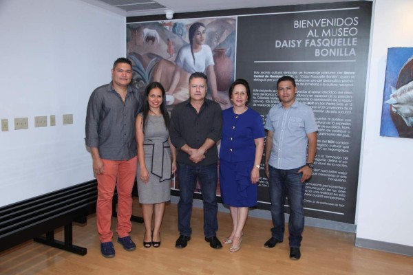 Brillante exposición en la pinacoteca Daysi Fasquelle Bonilla