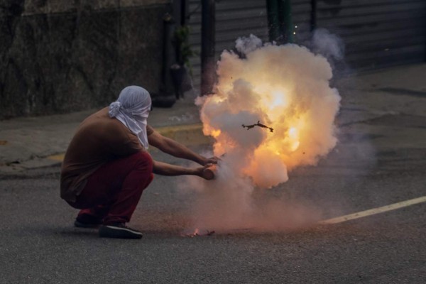 Oposición venezolana convoca a más protestas durante asueto de Semana Santa
