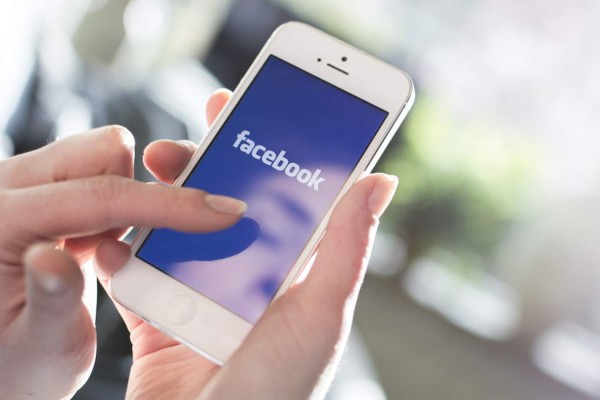 VIDEO: ¿Facebook realmente escucha nuestras conversaciones?