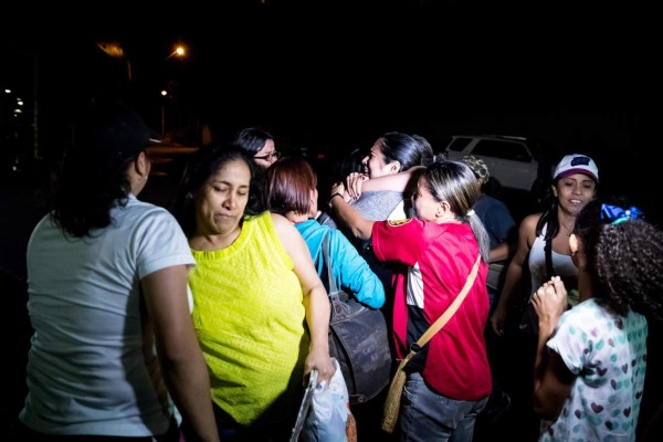 Maduro ordena liberar a 80 presos políticos para favorecer diálogo