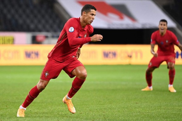 ¡Histórico! Cristiano Ronaldo anota de manera espectacular su gol 100 con la selección de Portugal