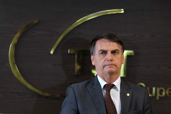 Cuba retira sus médicos de Brasil tras las amenazas de Bolsonaro