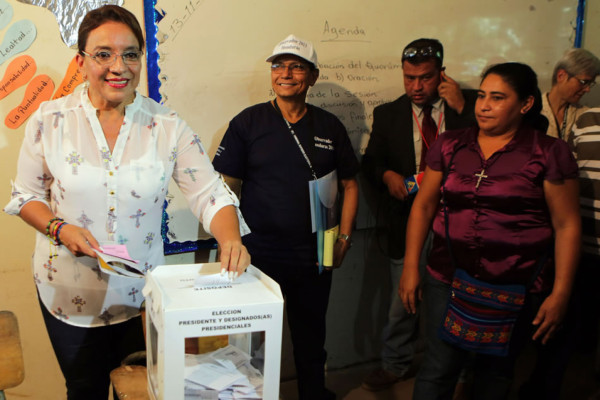 'Puedo decirles que soy la Presidenta”, anunció Xiomara Castro