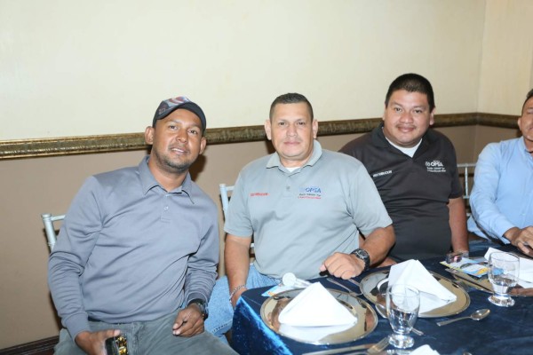 Grupo Opsa festeja a los padres