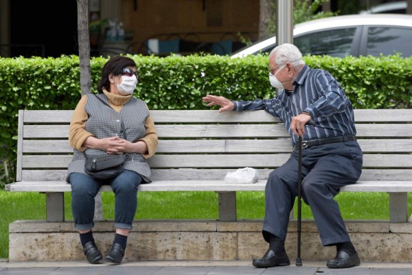 Los dos metros de distancia física son insuficientes si hace viento