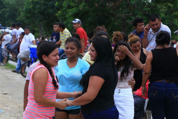 'Si trabajan los matan, y si no, también los matan', familiares de víctimas