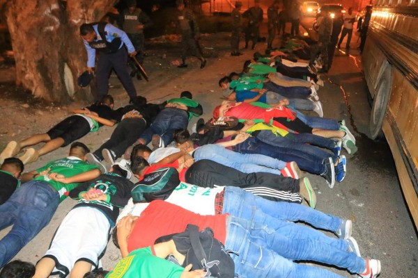 Capturan barra del Marathón con armas en el estadio Nacional