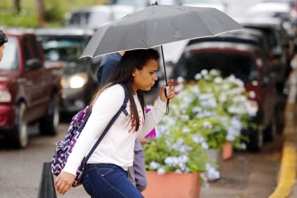 Lluvias y bajas temperaturas pronostican para esta noche