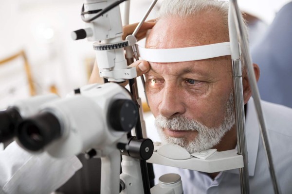 Crean microválvula que ayudaría a reducir riesgos de glaucoma