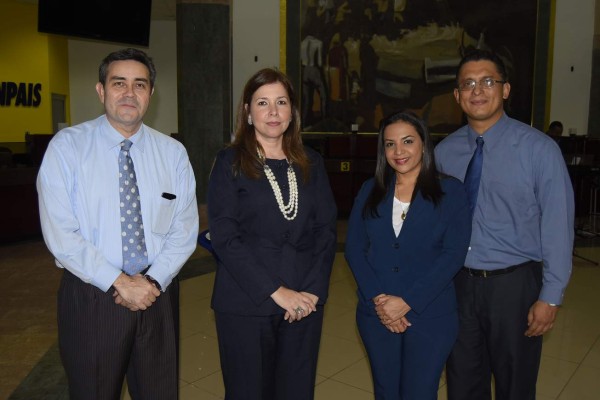 Homenaje para la docente Claudia Patricia García