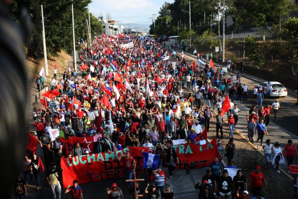 Vandalismo en marcha de la Alianza deja graves daños en Tegucigalpa