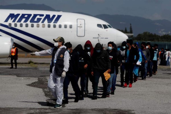 Denuncian a México por deportar a migrantes sin cumplir protocolos de deportación