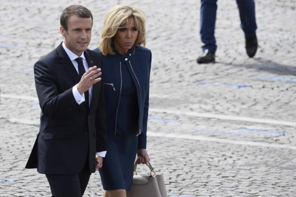 Macron denuncia a un fotógrafo por 'acoso'