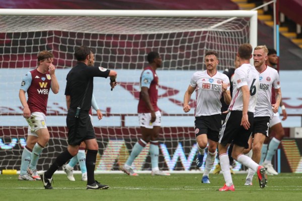 Aston Villa y Sheffield United empataron en el regreso de la Premier League en partido marcado por terrible falla arbitral