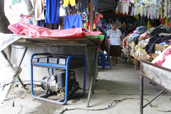 Apagones, el martirio de pequeños empresarios en Honduras