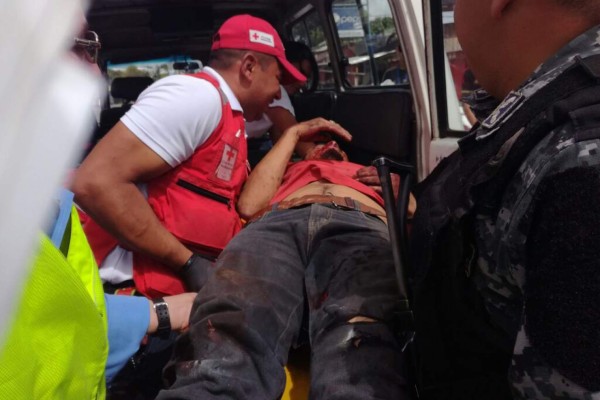 Trasladan al Hospital Escuela y al Seguro Social a heridos en accidente