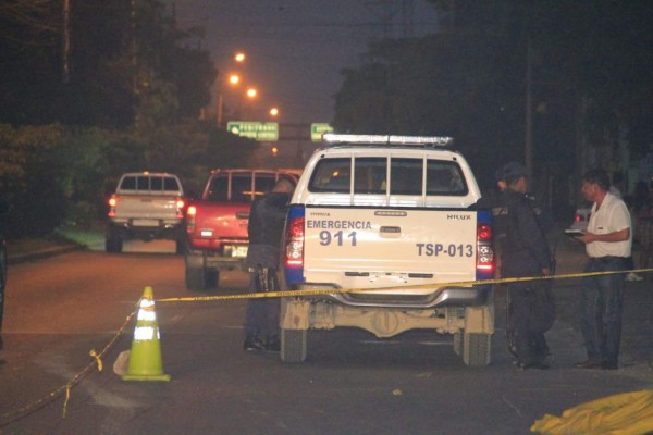 Según el relato de testigos a la Policía, los sujetos lo agredieron varias veces con las piedras hasta quitarle la vida.