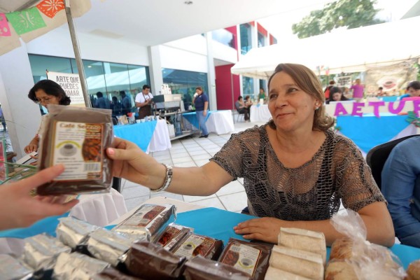 Agricultores diversifican hasta con champús a base de café