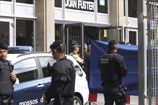 Alumno mata a profesor y deja herido a cuatro personas más en España